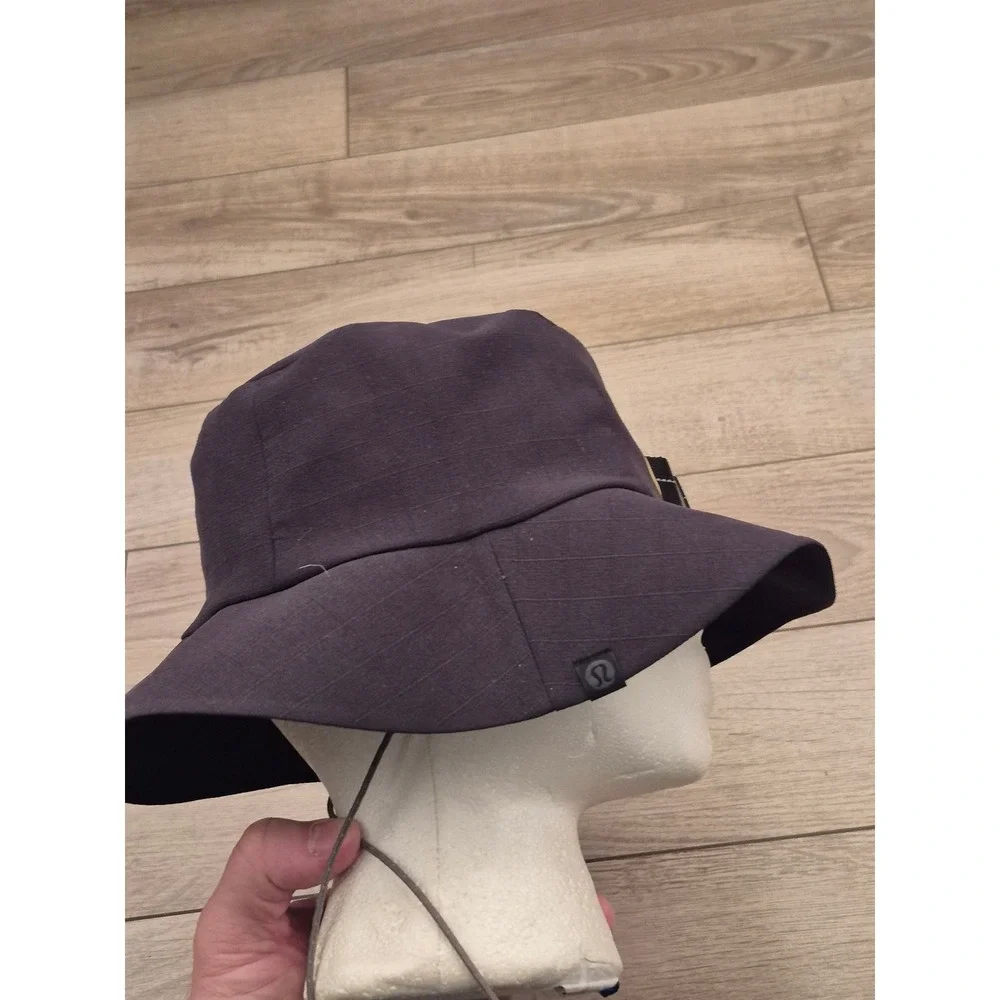 Lululemon bucket hat
